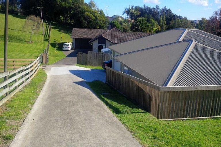 Photo of property in 3/14b Moffat Road, Red Beach, 0932