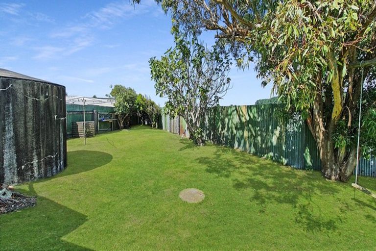 Photo of property in 1933 Parewanui Road, Parewanui, Bulls, 4894