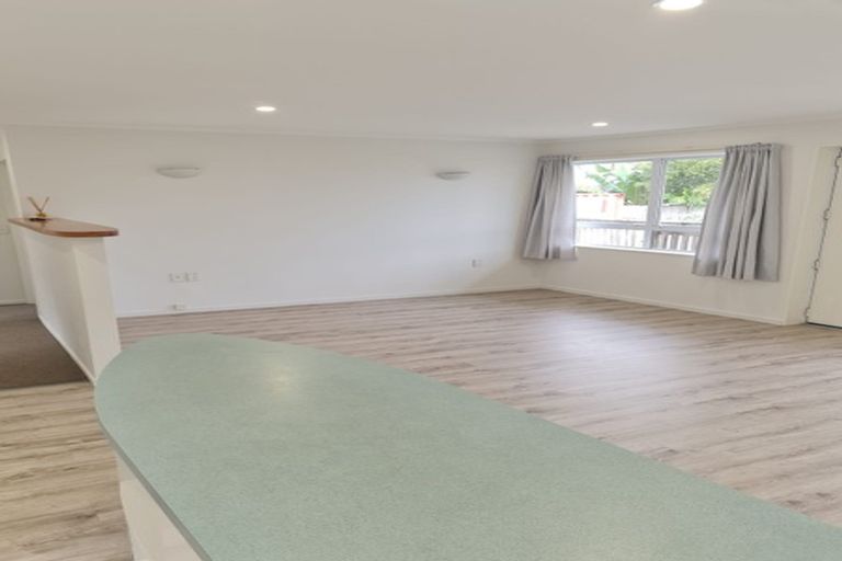 Photo of property in 33a Springs Road, Parakai, 0830