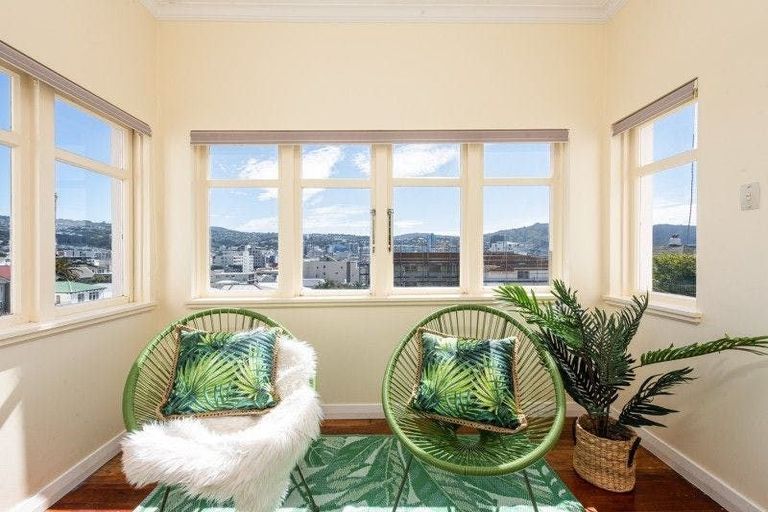 Photo of property in 2/2 Hawker Street, Mount Victoria, Wellington, 6011