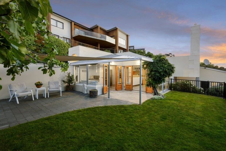 Photo of property in 1 Halcyon Way, Cashmere, Christchurch, 8022