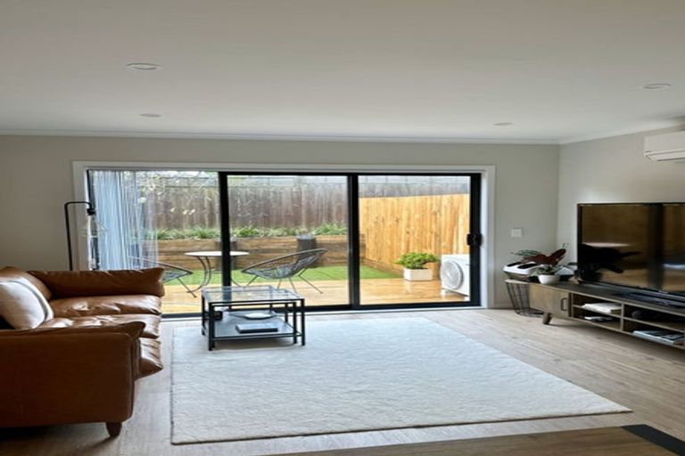 Photo of property in 7/125b Metcalfe Road, Ranui, Auckland, 0612