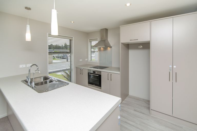 Photo of property in 18 Munich Place, Bromley, Christchurch, 8062