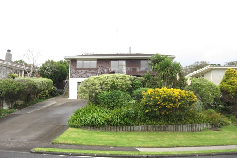 Photo of property in 38 Haseler Crescent, Howick, Auckland, 2014