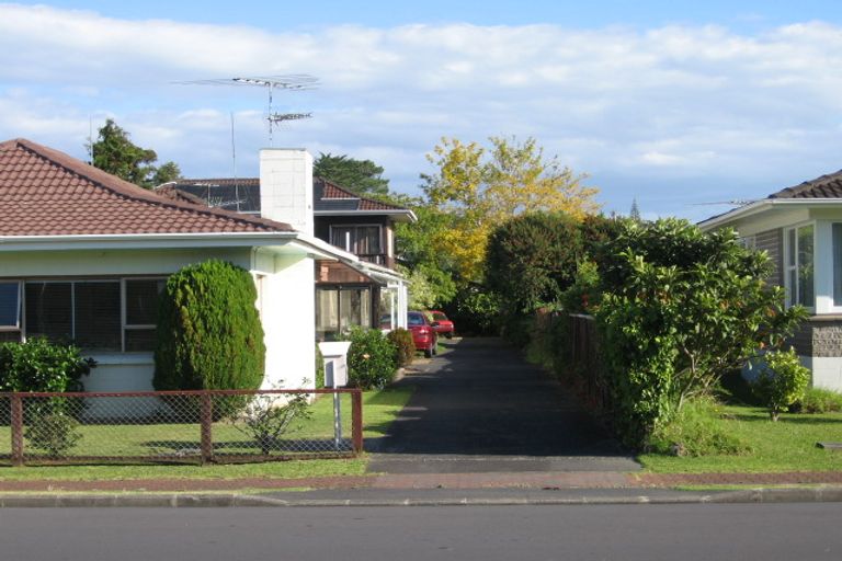 Photo of property in 2/34 Inverness Road, Browns Bay, Auckland, 0630
