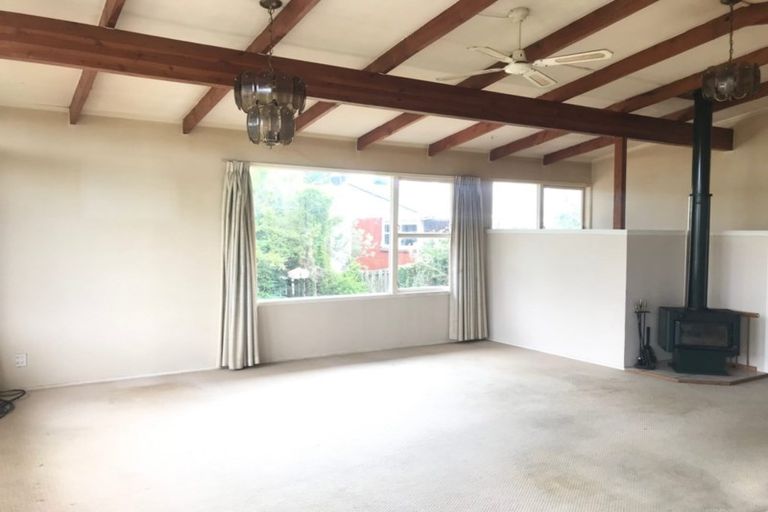 Photo of property in 153 Gossamer Drive, Pakuranga Heights, Auckland, 2010