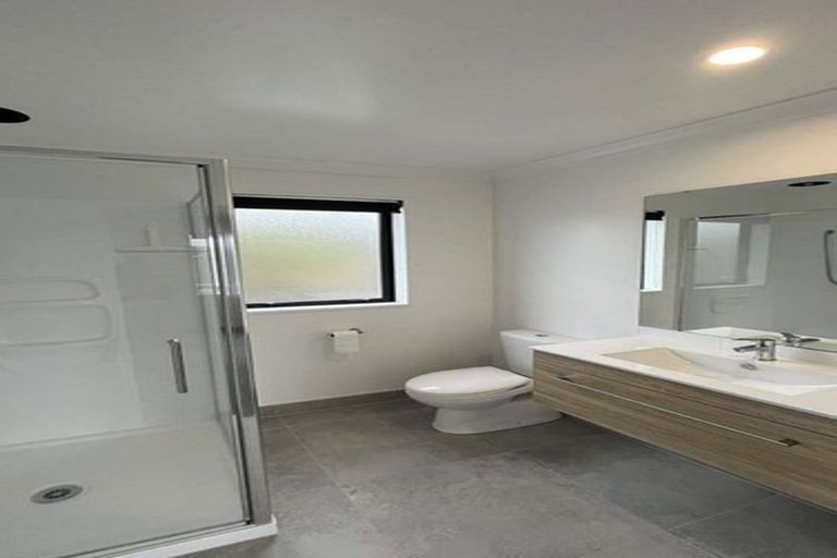 Photo of property in 6c Jern Place, Eastern Beach, Auckland, 2012