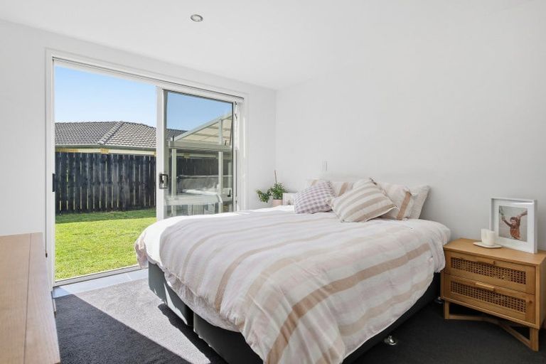 Photo of property in 42 Butterworth Crescent, Papamoa Beach, Papamoa, 3118