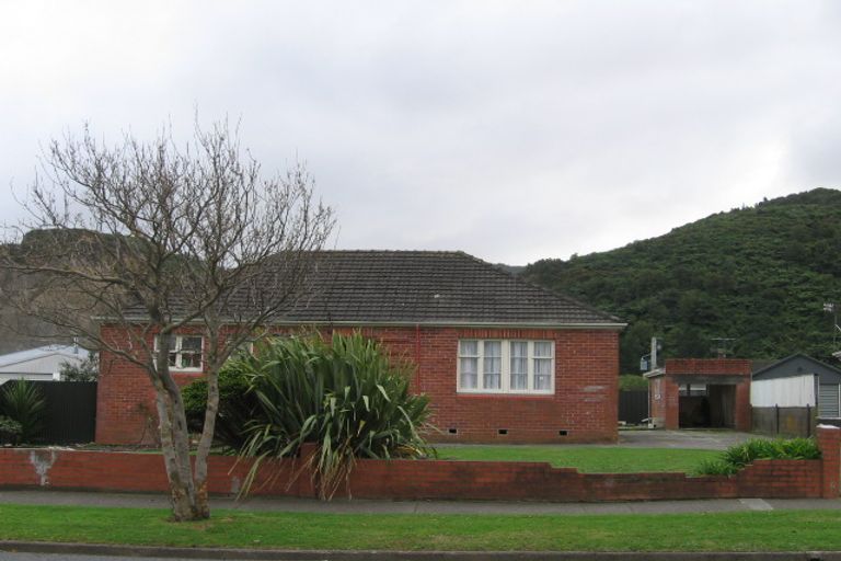 Photo of property in 111 Molesworth Street, Taita, Lower Hutt, 5011