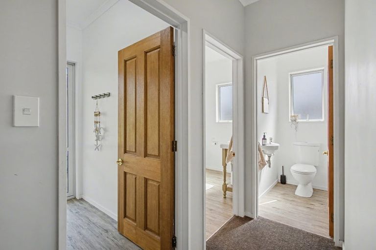 Photo of property in 52 Brougham Street, Westport, 7825