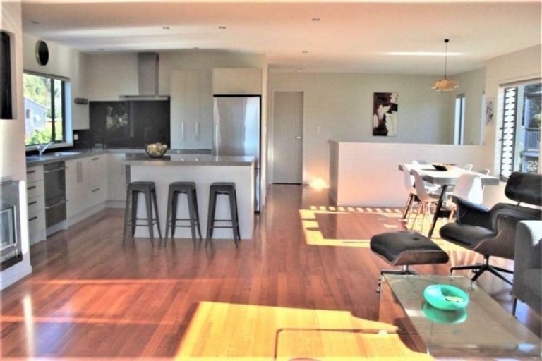 Photo of property in 122 Pepe Road, Tairua, 3508