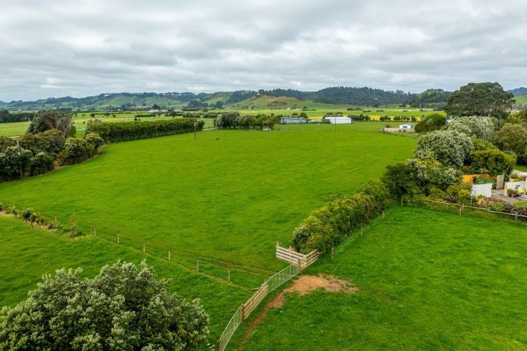Photo of property in 43 Carrs Road, Urenui, 4377
