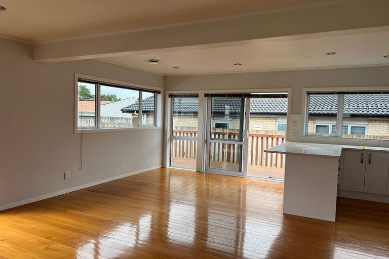 Photo of property in 15a Omana Road, Papatoetoe, Auckland, 2025