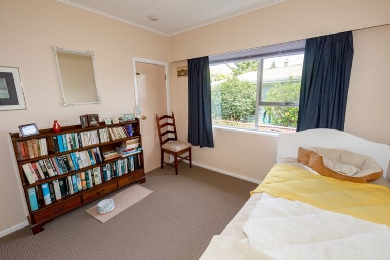 Photo of property in 7b Nimmo Avenue West, Waikanae, 5036