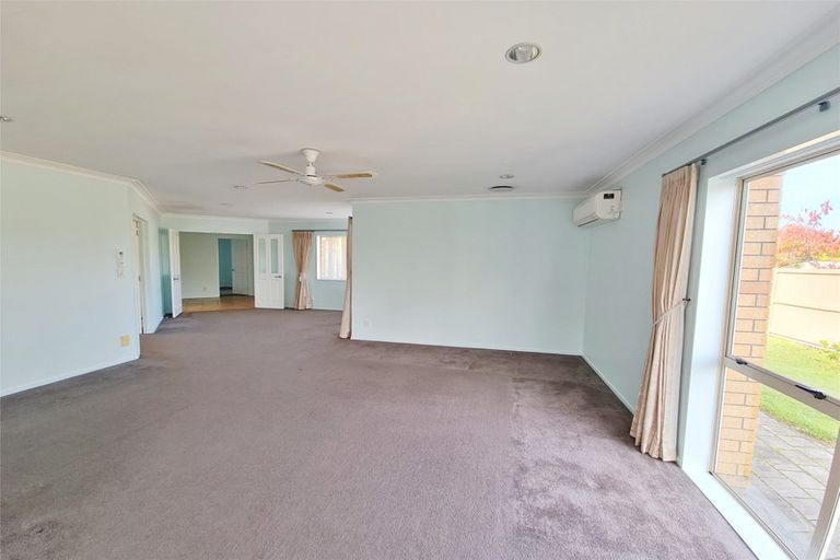 Photo of property in 17 Bramley Drive, Rototuna, Hamilton, 3210