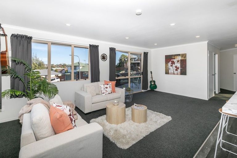 Photo of property in 33 Antrim Place, Nawton, Hamilton, 3200