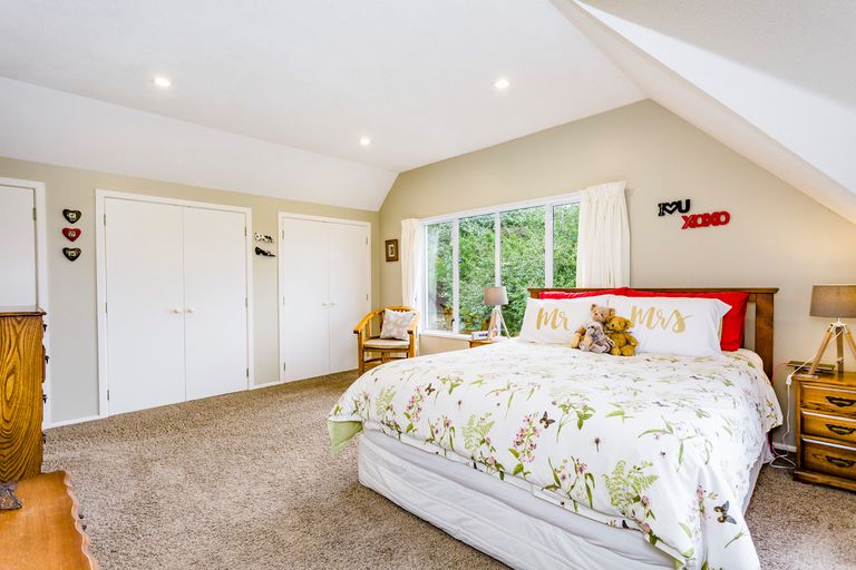 Photo of property in 186 Gladstone Road North, Mosgiel, 9024