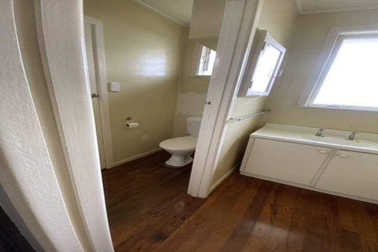 Photo of property in 83 Hepburn Road, Glendene, Auckland, 0602