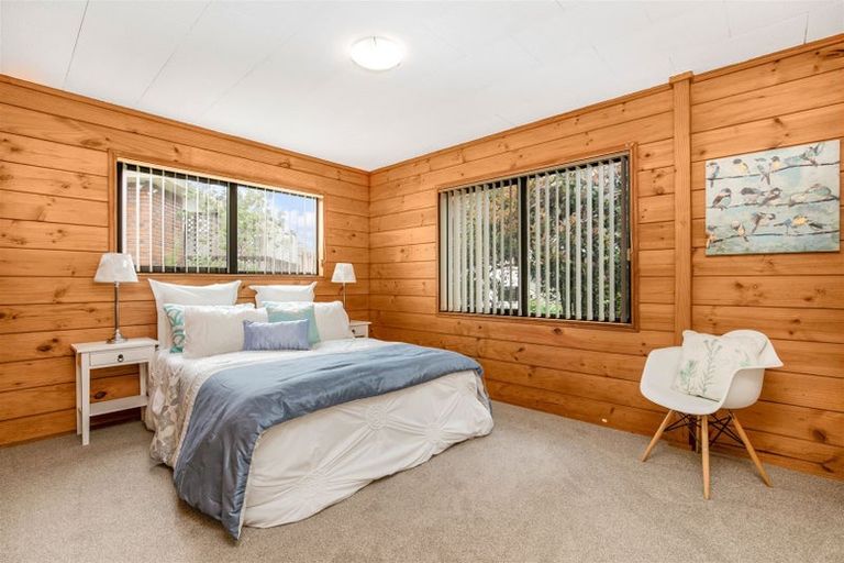 Photo of property in 1/24 Kirby Street, Glendene, Auckland, 0602