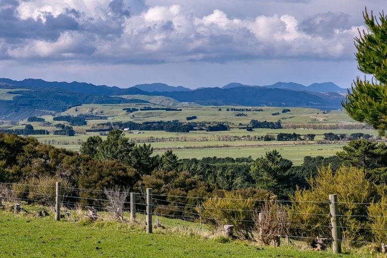 Photo of property in 2943a Western Lake Road, Western Lake, Featherston, 5773