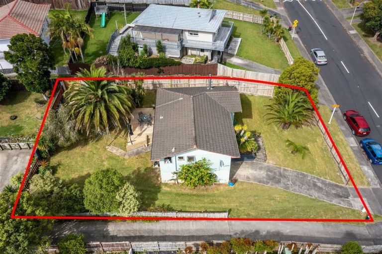 Photo of property in 13 Spinella Drive, Bayview, Auckland, 0629
