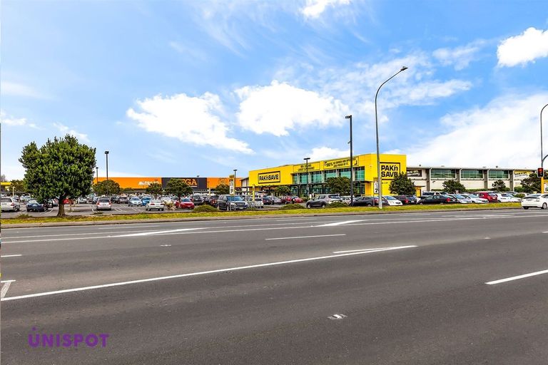 Photo of property in 7/148 Lincoln Road, Henderson, Auckland, 0610