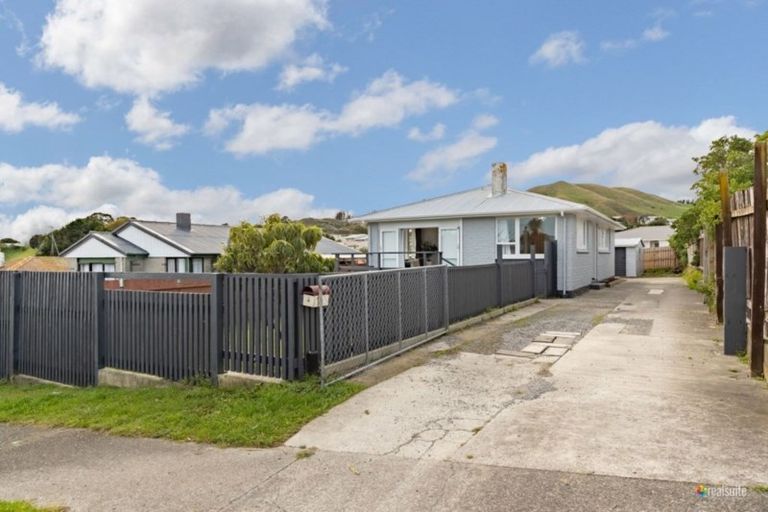 Photo of property in 8 Natone Street, Waitangirua, Porirua, 5024