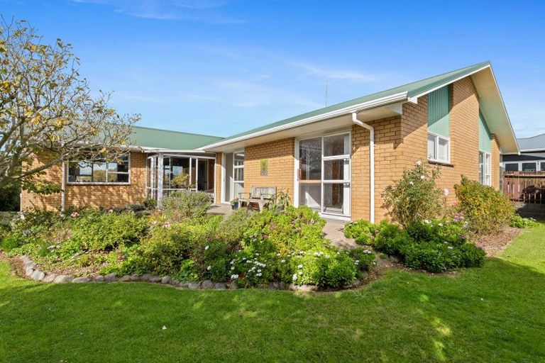 Photo of property in 6c Fairview Place, Westown, New Plymouth, 4310