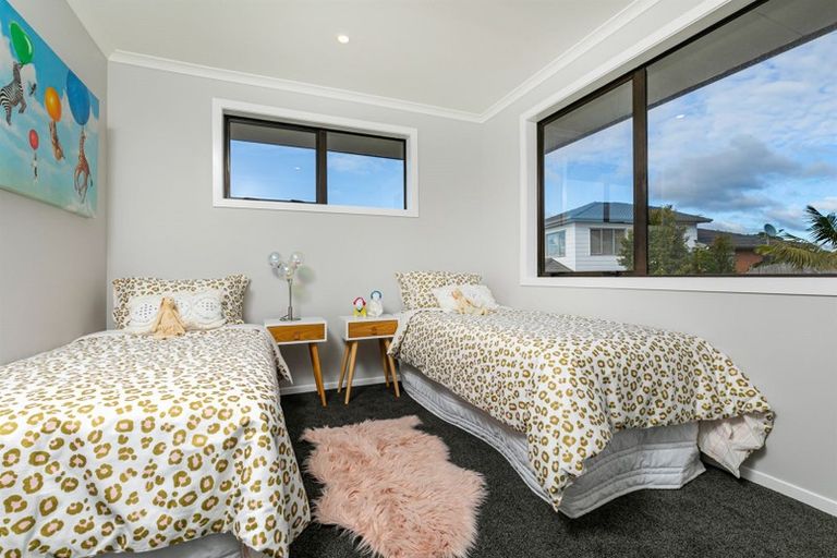 Photo of property in 8 Gordon Stanley Drive, Massey, Auckland, 0614