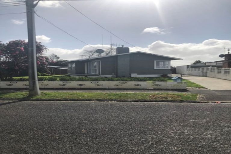 Photo of property in 28 Northolt Road, Fairview Downs, Hamilton, 3214