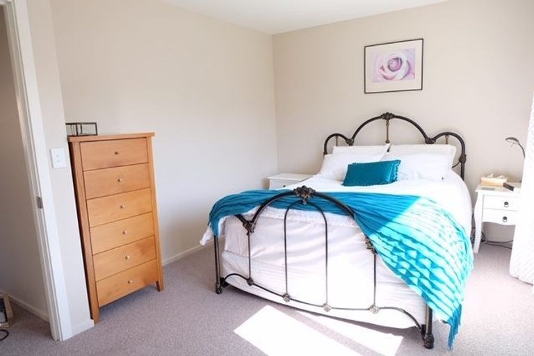 Photo of property in 2/107b Aorangi Road, Bryndwr, Christchurch, 8053