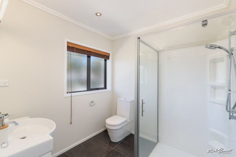 Photo of property in 43 Percy Kinsman Crescent, Riverstone Terraces, Upper Hutt, 5018