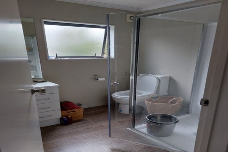 Photo of property in 28 Marcel Place, Glenfield, Auckland, 0629