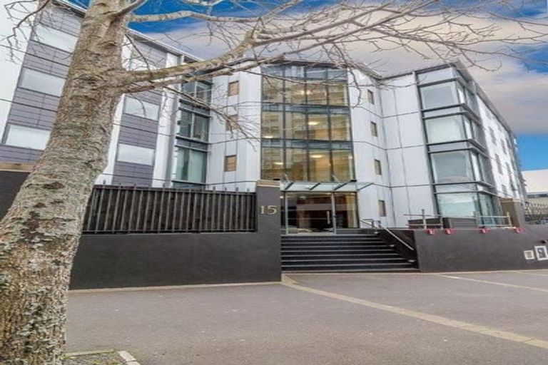 Photo of property in 239a Beach Haven Road, Birkdale, Auckland, 0626