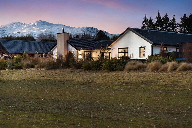 Photo of property in 35 Headley Drive, Lower Shotover, Queenstown, 9304