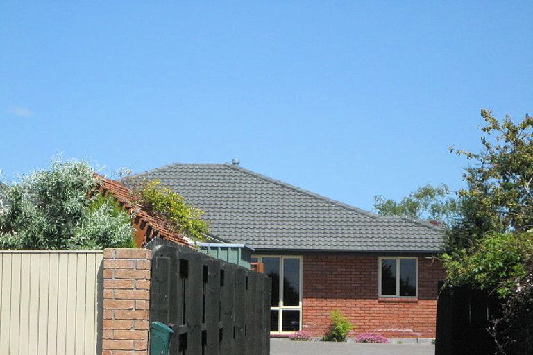 Photo of property in 6a Harrys Way, Redwood, Christchurch, 8051