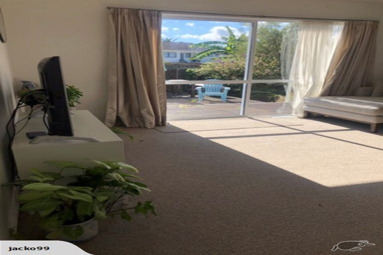 Photo of property in 100c Astley Avenue, New Lynn, Auckland, 0600