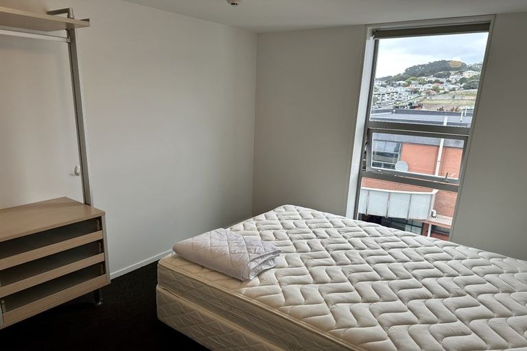 Photo of property in 2 Torrens Terrace, Mount Cook, Wellington, 6011