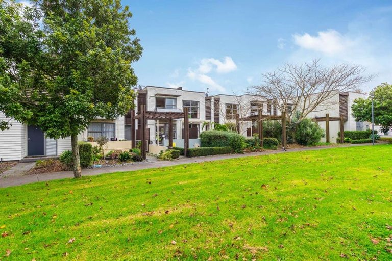 Photo of property in 12 Figaro Crescent, Takanini, 2112