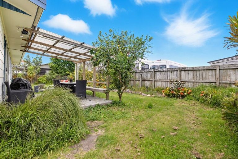 Photo of property in 1/1216 Papamoa Beach Road, Papamoa Beach, Papamoa, 3118