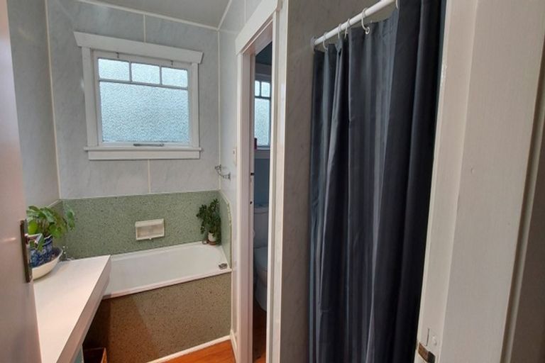 Photo of property in 11 Miranda Street, Stratford, 4332