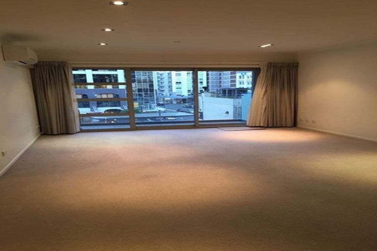 Photo of property in Bellagio Apartments, 4e/39 Taranaki Street, Te Aro, Wellington, 6011