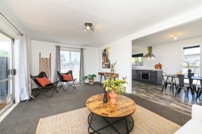 Photo of property in 36 Acacia Street, Kelvin Grove, Palmerston North, 4414