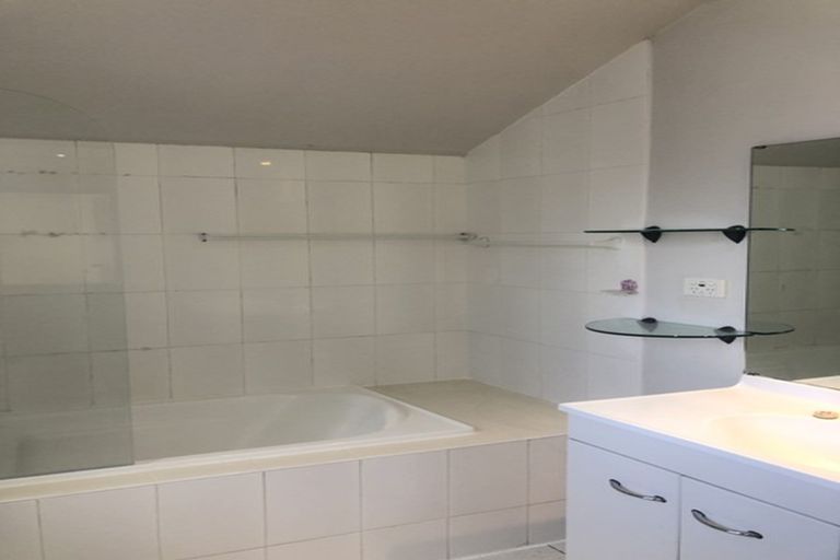 Photo of property in 18 William Roberts Road, Pakuranga, Auckland, 2010