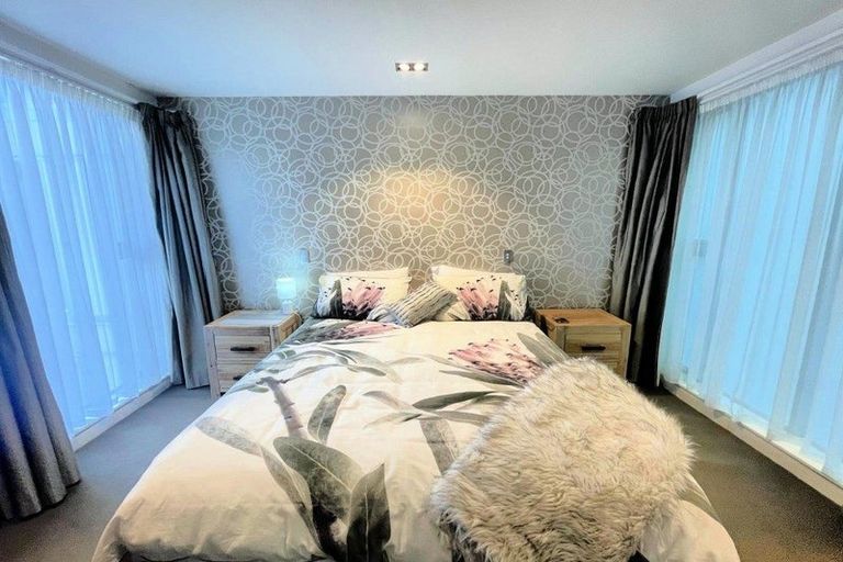 Photo of property in Portal Apartments, 4b/42 Cable Street, Te Aro, Wellington, 6011