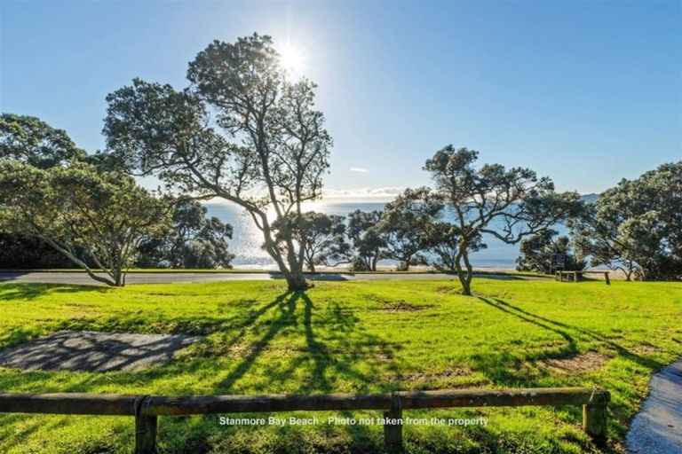 Photo of property in 31a Elliston Crescent, Stanmore Bay, Whangaparaoa, 0932