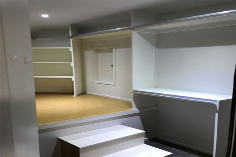 Photo of property in 38 Loloma Drive, Half Moon Bay, Auckland, 2012