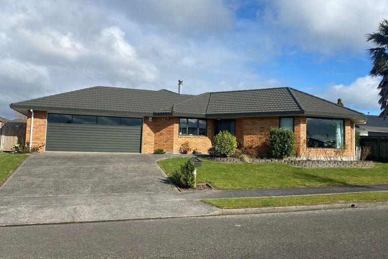 Photo of property in 8 Woodgate Court, Fitzherbert, Palmerston North, 4410
