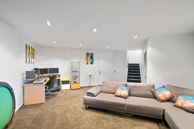 Photo of property in 17 Trevathan Lane, Wanaka, 9305