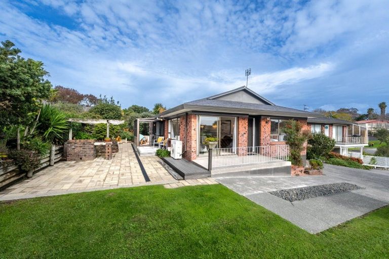 Photo of property in 2/29 Rapallo Place, Farm Cove, Auckland, 2012